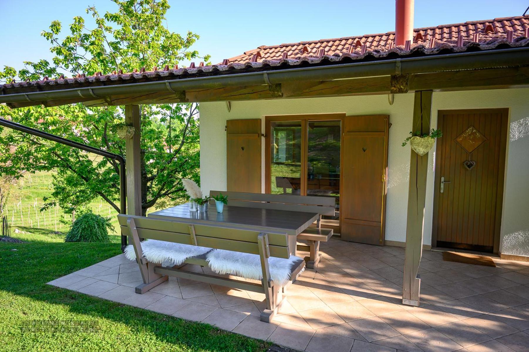 Vineyard Cottage Klemencic Novo Mesto Eksteriør billede